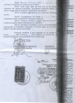 Fostul primar din Agigea a vândut zeci de terenuri prin falsificarea hotărârilor de consiliu